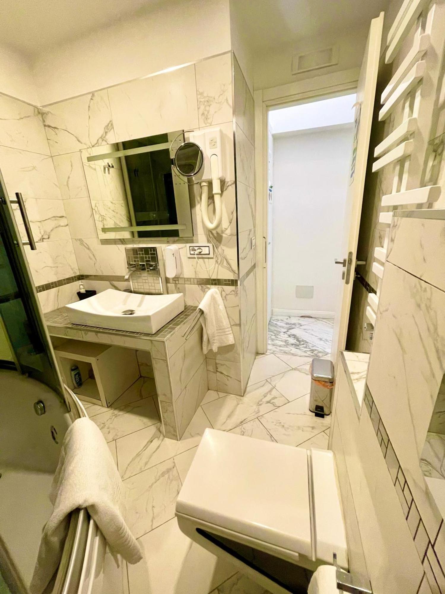 parisa suite Rom Exteriör bild