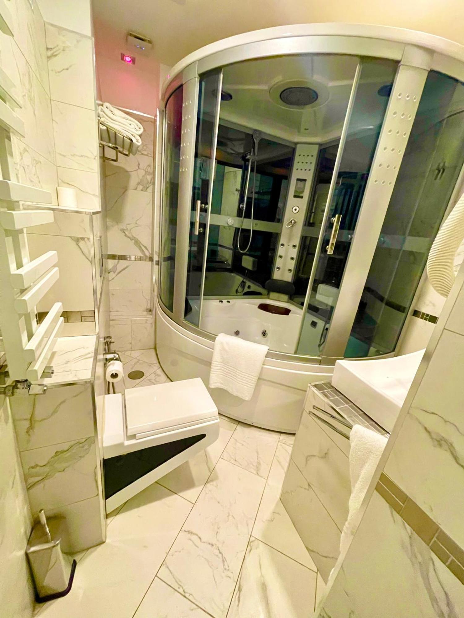 parisa suite Rom Exteriör bild